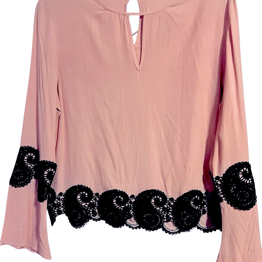 AMARYLLIS Ladies Blouse with Black Lace Detail NWOT LARGE
